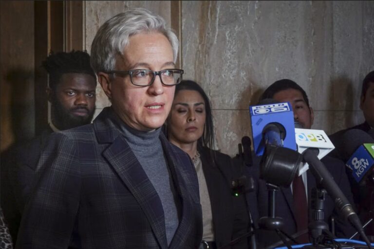 photo of oregon governor Tina Kotek at a press conference.