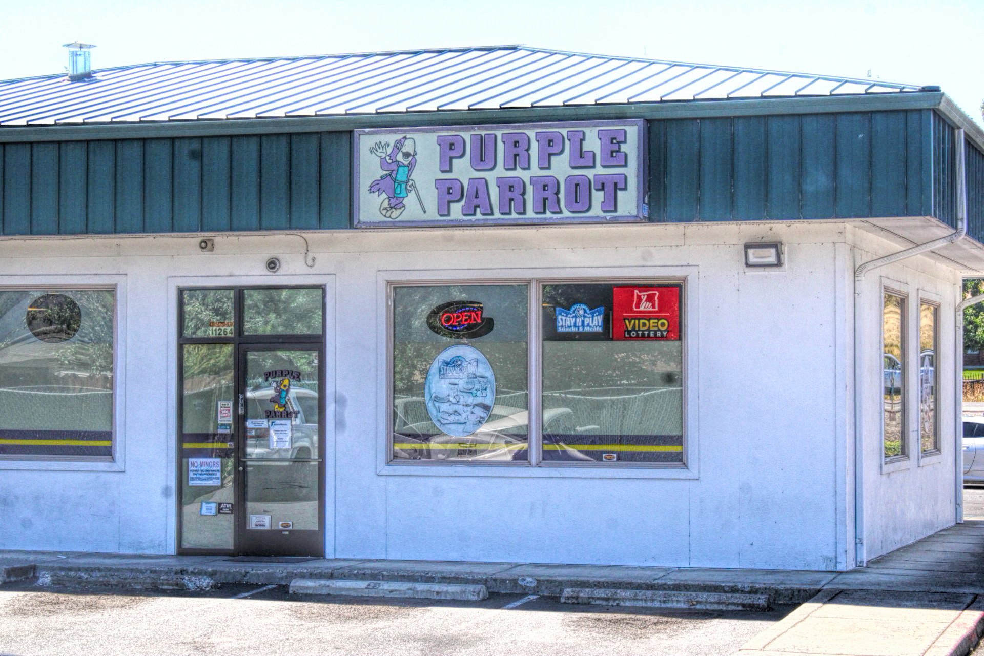 photo of the Purple Parrot bar