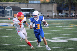 photo of a high school football game.
